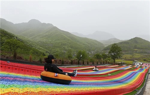 雨花台彩虹滑草场